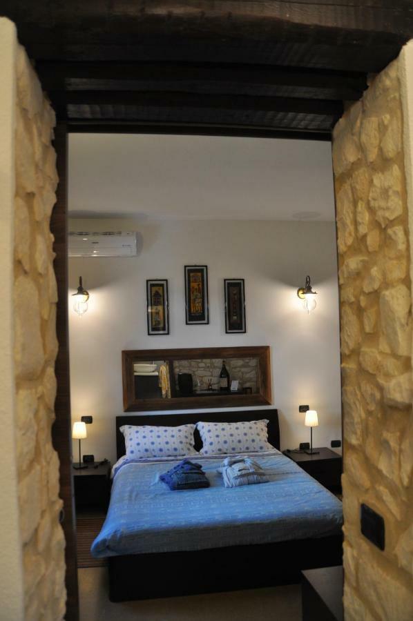 Relais Des Roches Bed & Breakfast Sona Exterior photo