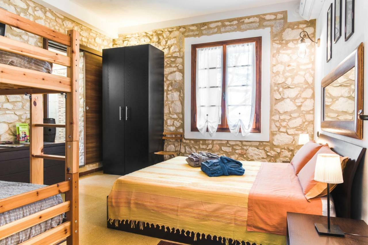 Relais Des Roches Bed & Breakfast Sona Exterior photo